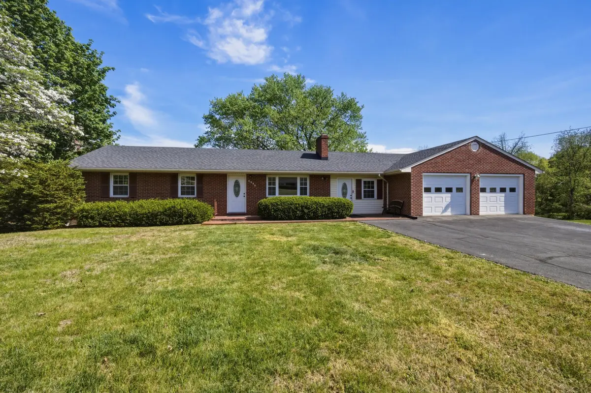 6935 Tinkerdale Rd, Roanoke, VA 24019 - #1