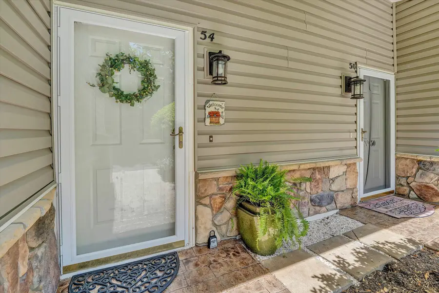 54 Windlass Pointe Dr, Moneta, VA 24121 - #2