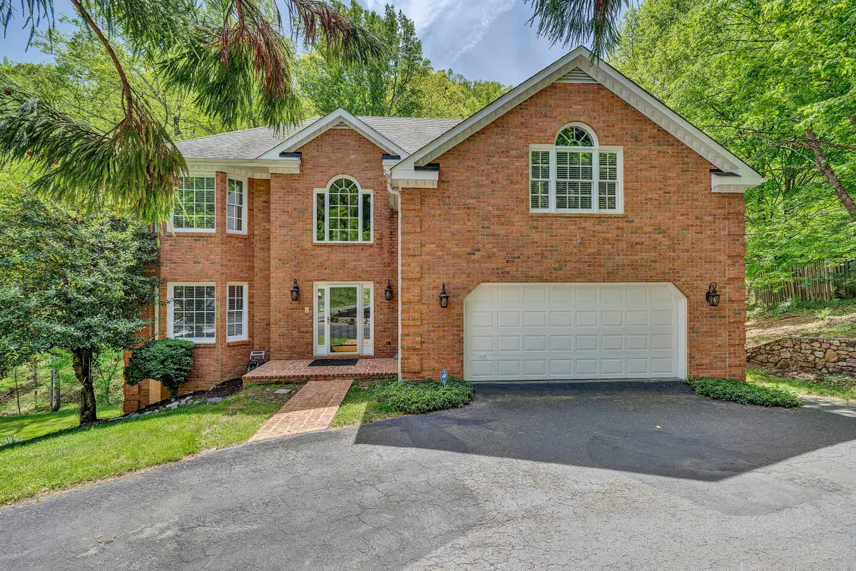 6516 Hidden Woods Dr, Roanoke, VA 24018 - #1