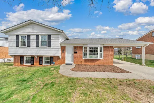 5715 Santa Anita Ter, Roanoke, VA 24012
