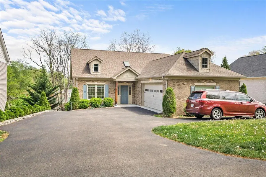 2756 Mcvitty Rd, Roanoke, VA 24018 - #2