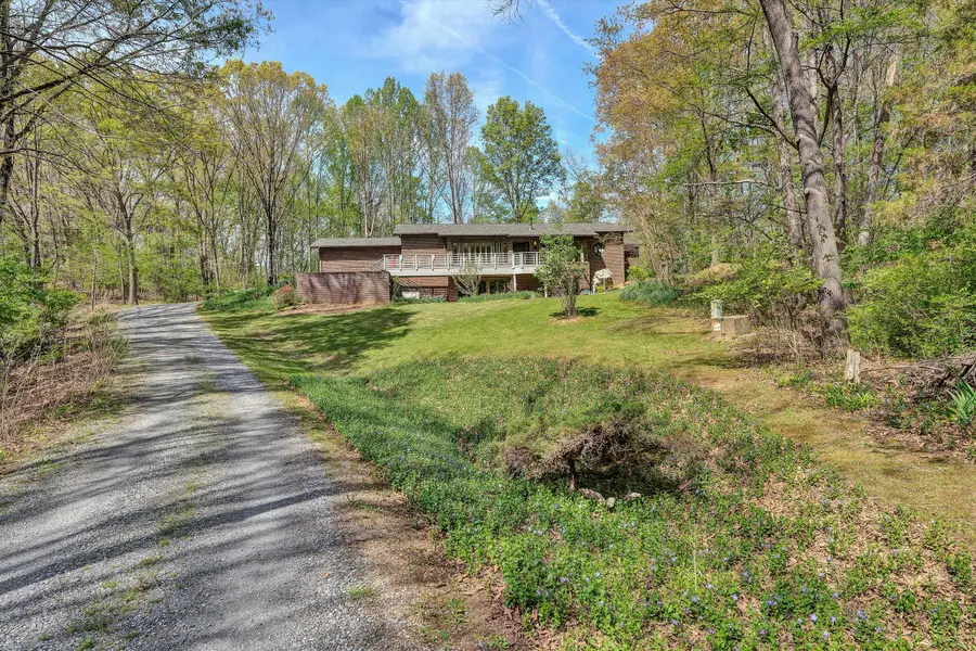 1124 Old Hollow Rd, Buchanan, VA 24066 - #3