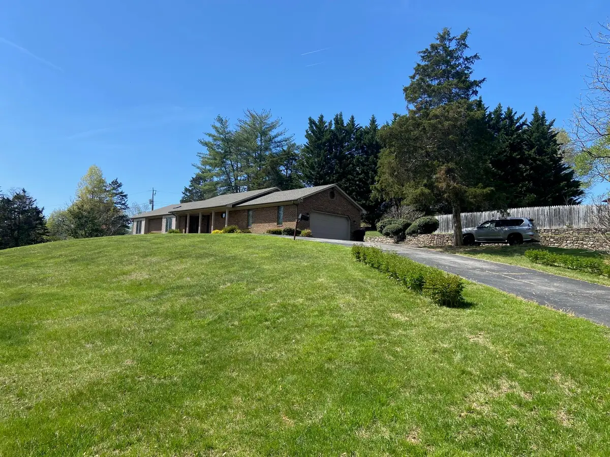 7913 Olsen Rd, Roanoke, VA 24019 - #1