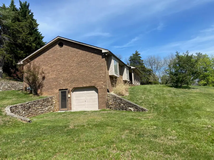 7913 Olsen Rd, Roanoke, VA 24019 - #2