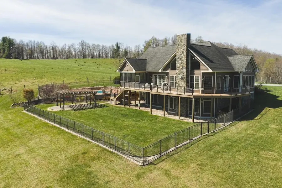 4589 Franklin Pike Se, Floyd, VA 24091 - #2