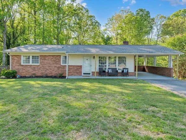 710 Druid Ln, Martinsville, VA 24112