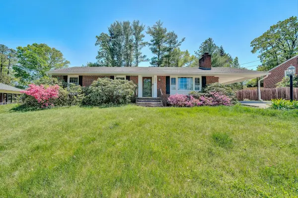 4824 Brookwood Dr, Roanoke, VA 24018