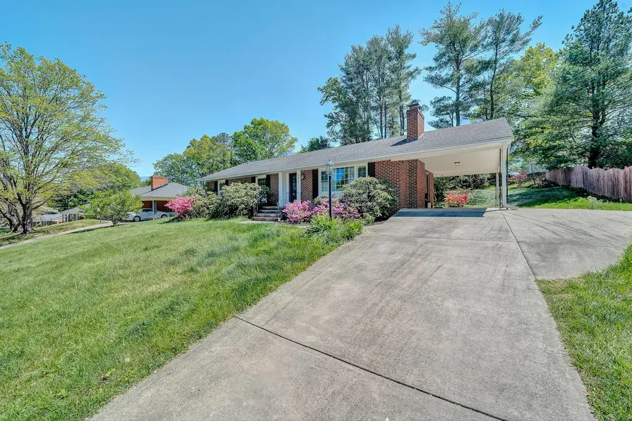 4824 Brookwood Dr, Roanoke, VA 24018 - #2