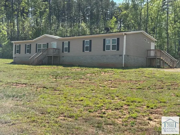 3171 Green Hill Dr, Martinsville, VA 24112