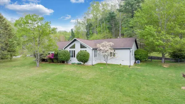 6925 Shaver Rd, Roanoke, VA 24018