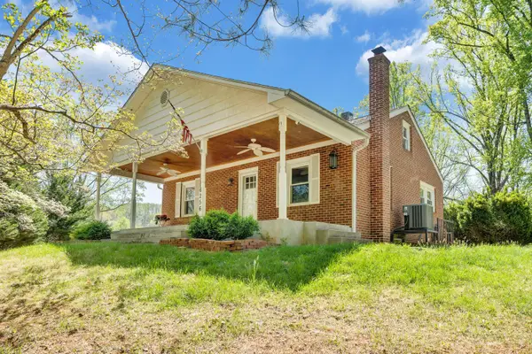 6256 Shady Acres Dr, Roanoke, VA 24014