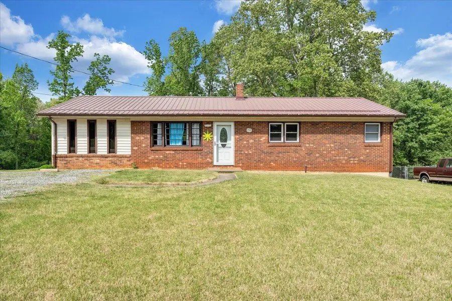 795 Longview Dr, Bassett, VA 24055 - #2