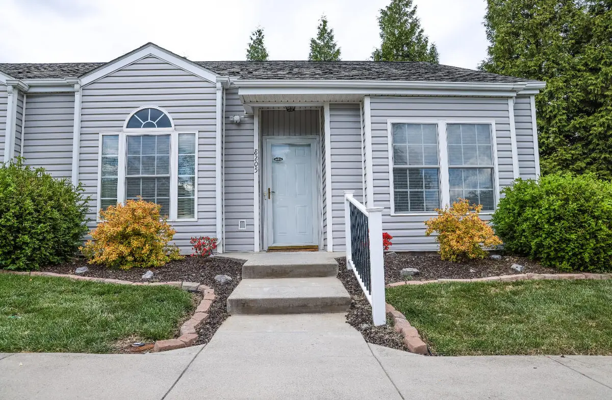 8205 Emerald Court Dr, Roanoke, VA 24019 - #1