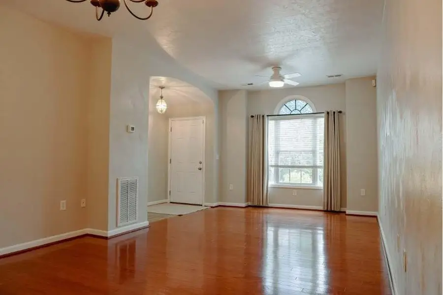 8205 Emerald Court Dr, Roanoke, VA 24019 - #3