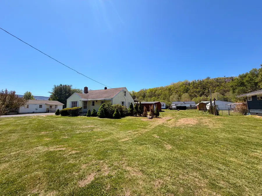 314 S Craig Ave, Covington, VA 24426 - #3