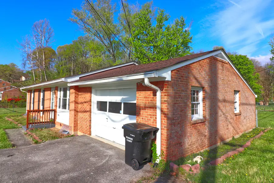 5703 Green Ridge Rd, Roanoke, VA 24019 - #2