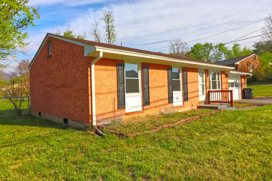 5703 Green Ridge Rd, Roanoke, VA 24019 - #3