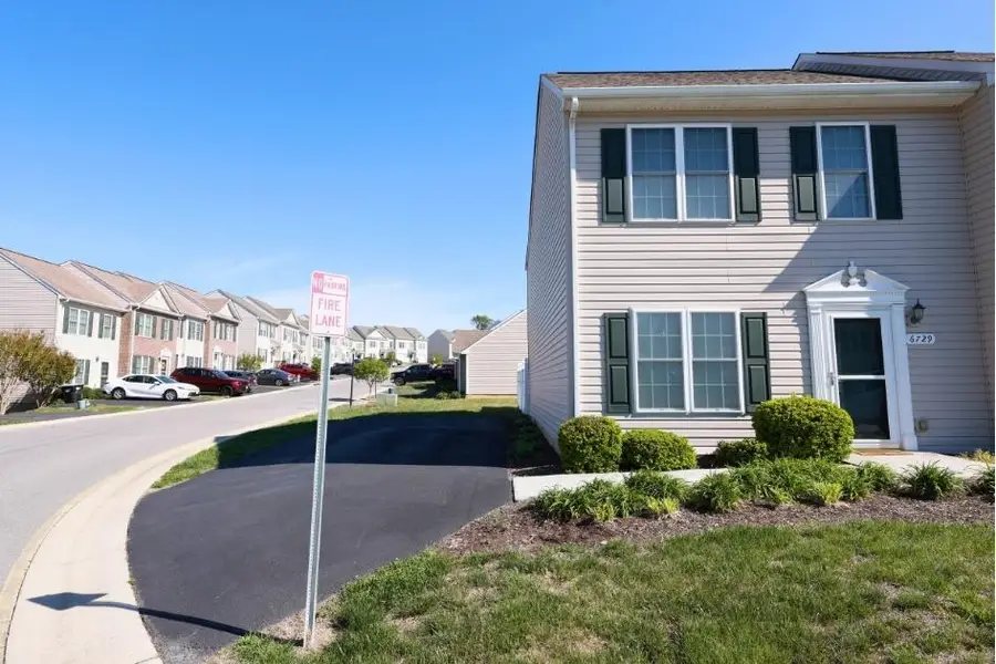 6729 Village Green Dr, Roanoke, VA 24019 - #2