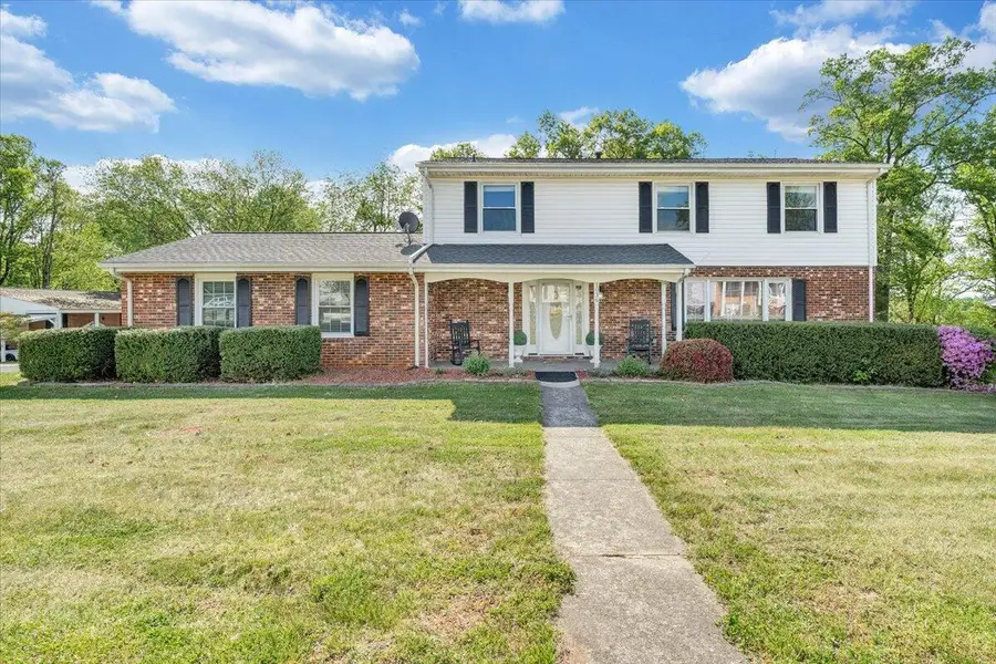 1036 Howell Dr, Vinton, VA 24179 - #2