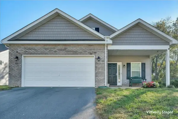 2029 Heys Ln, Vinton, VA 24179
