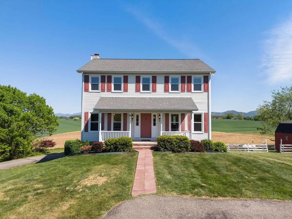1658 Country Club Rd, Troutville, VA 24175 - #1
