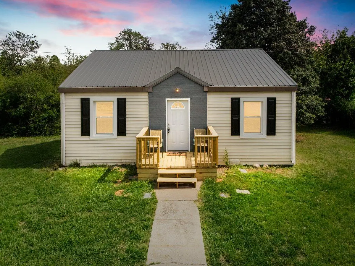 48 Upland Dr, Salem, VA 24153 - #1