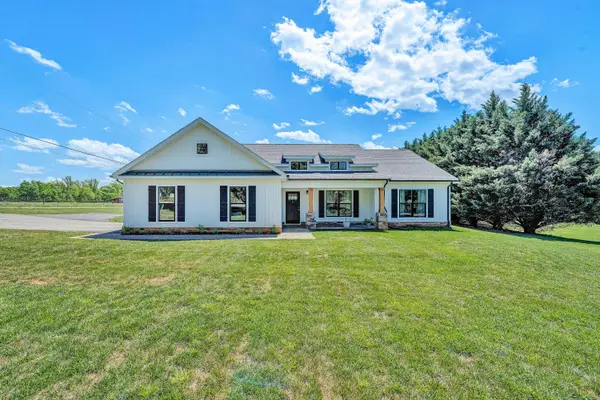 915 Morewood Rd, Hardy, VA 24101