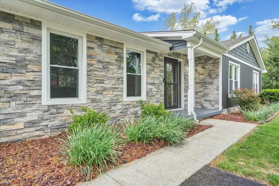 1233 Martha Dr Nw, Roanoke, VA 24019 - #2