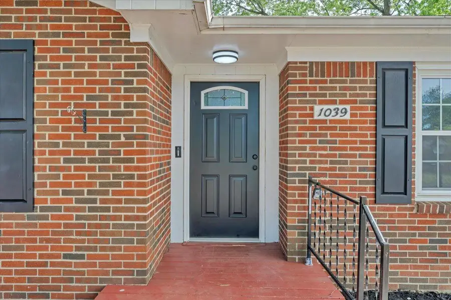 1039 Almond Dr, Vinton, VA 24179 - #2