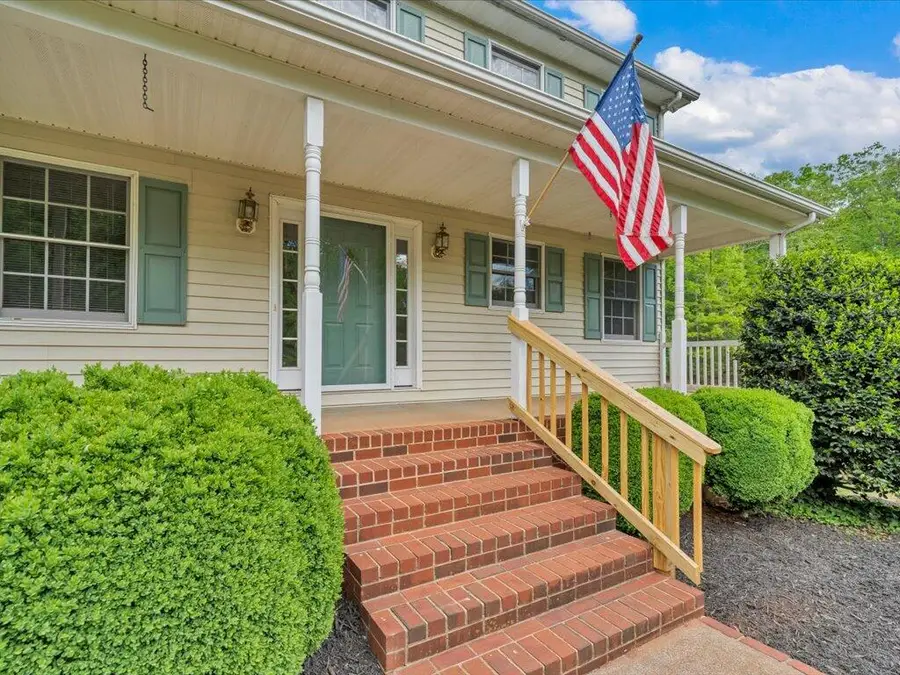 520 Scenic Dr, Stuart, VA 24171 - #2