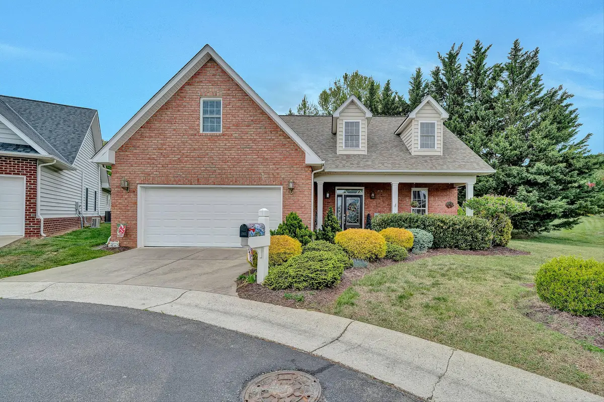 2310 Green Knoll Ln, Vinton, VA 24179 - #1