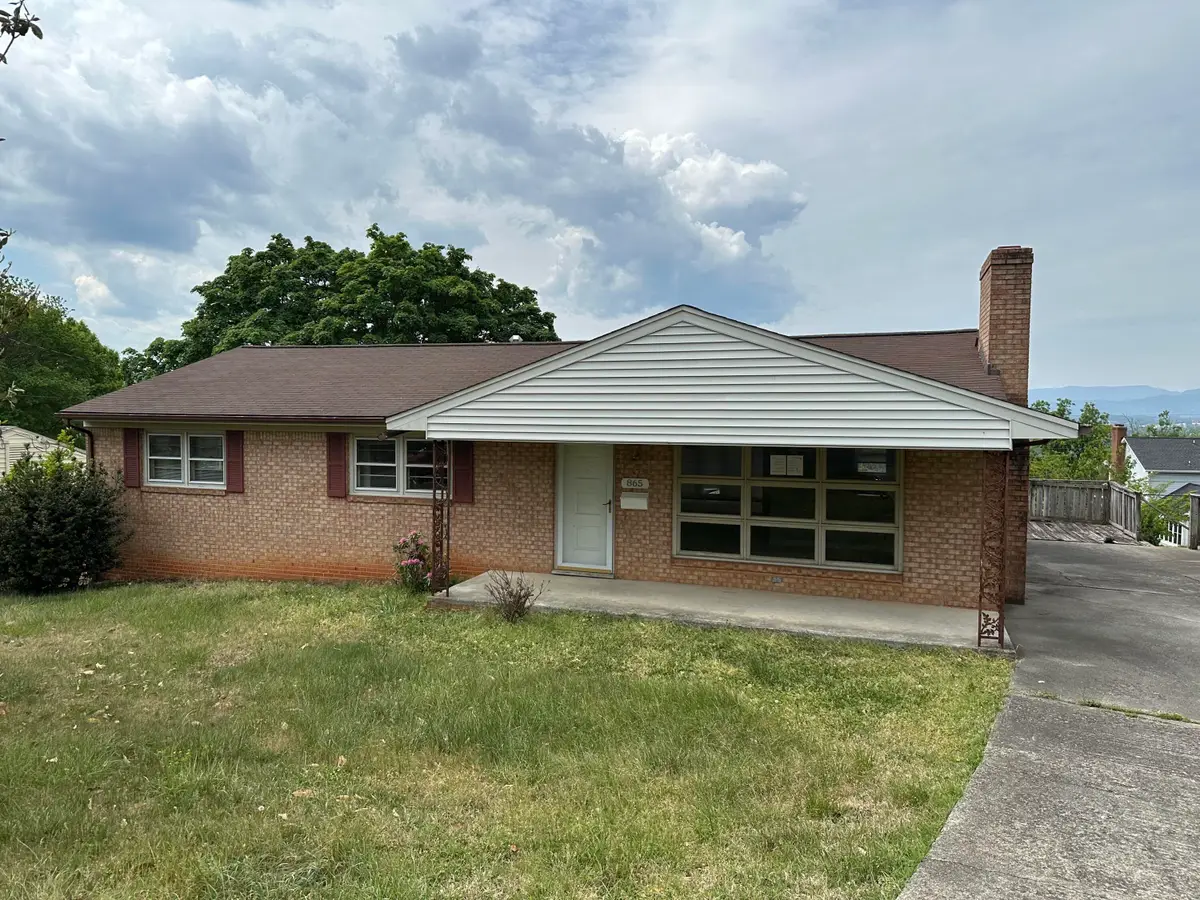 865 Olney Rd, Vinton, VA 24179 - #1