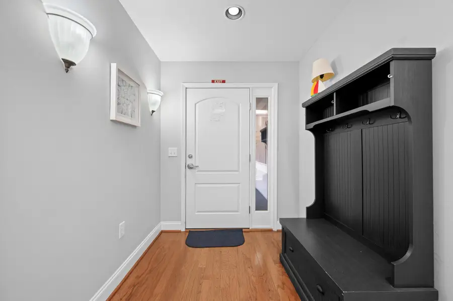 100 Bridgewater Pointe Pl #UNIT 102, Moneta, VA 24121 - #3