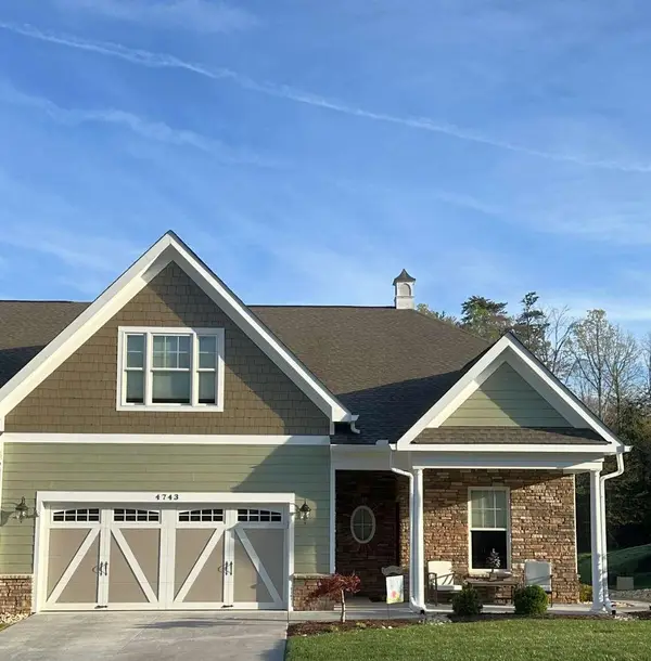 4743 Leigh Ln, Roanoke, VA 24018