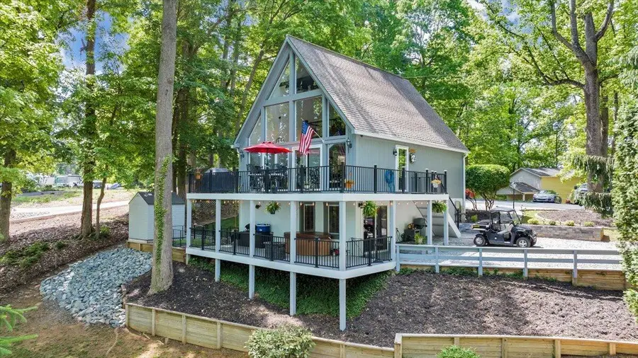 890 Long Island Dr, Moneta, VA 24121 - #3