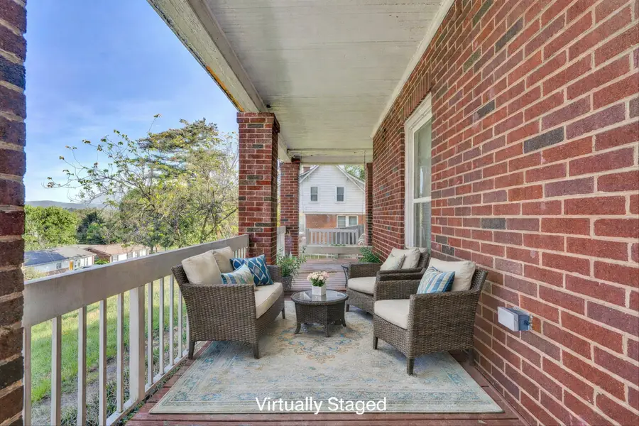 624 S Maple St, Vinton, VA 24179 - #3