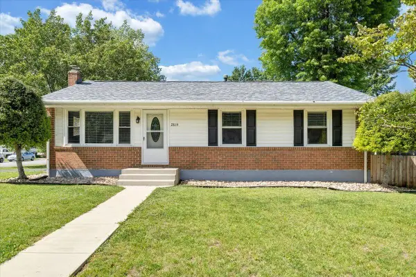 2819 Embassy Dr, Roanoke, VA 24019