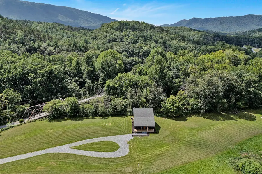 109 Berties Bottom Ln, New Castle, VA 24127 - #3