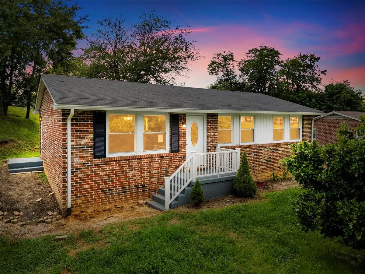 2305 Elmwood St, Radford, VA 24141 - #1