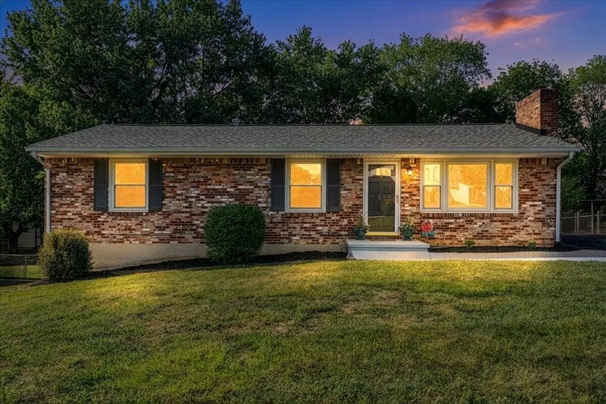 5433 Lamplighter Dr, Roanoke, VA 24019 - #1
