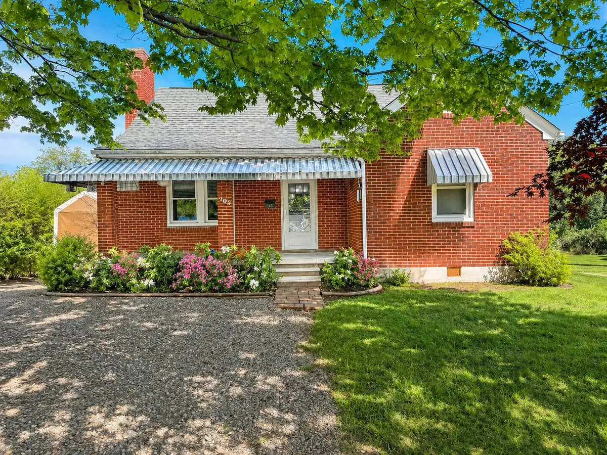 703 Vine St, Bedford, VA 24523 - #1