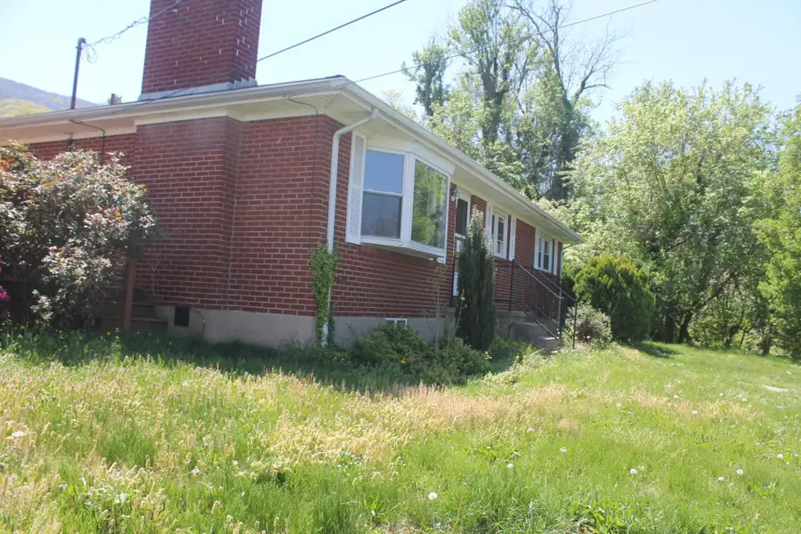 1305 Donovan St, Selma, VA 24474 - #2