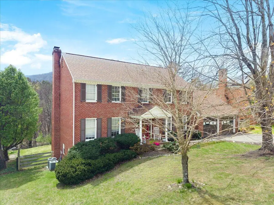 716 Debra Ln, Salem, VA 24153 - #2