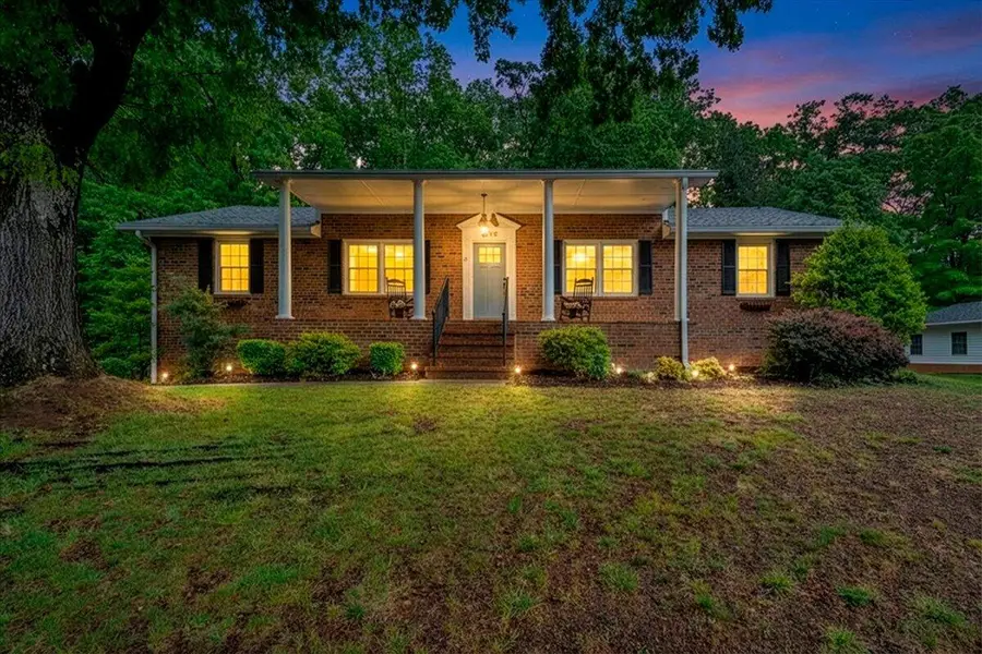 2030 Surrey Ln Ne, Roanoke, VA 24012 - #3