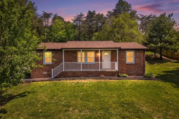 1650 Haymakertown Rd, Troutville, VA 24175