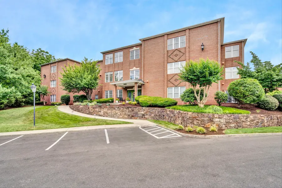 3050 Mcvitty Forest Dr #APT 106, Roanoke, VA 24018 - #2