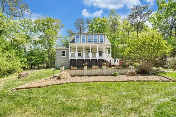 4363 Rock Garden Ln, Roanoke, VA 24018