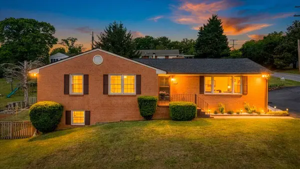 3553 Cedar Ln, Roanoke, VA 24018