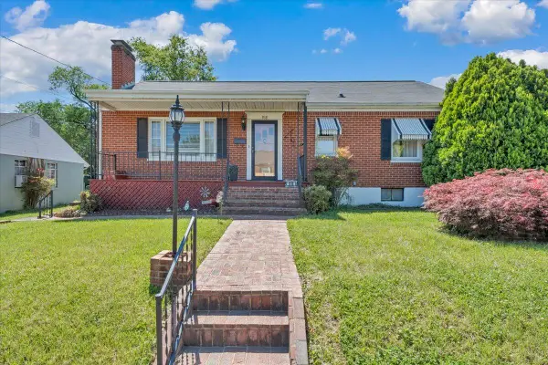 918 Whitney Ave Nw, Roanoke, VA 24012
