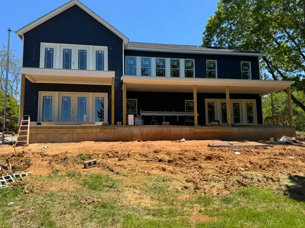 500 Surfside Dr, Moneta, VA 24121